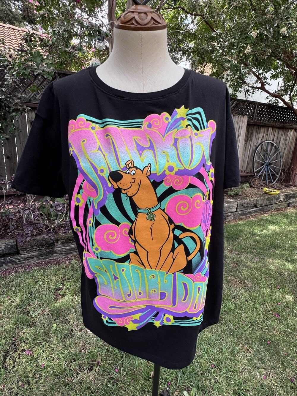 Scooby-Doo Graphic T-Shirt Women's Size L Black Retro Rockin with Scooby